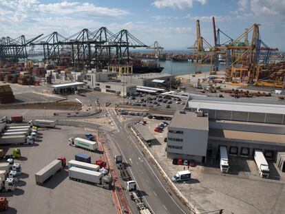 Panorámica del puerto de Valencia.