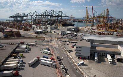 Panorámica del puerto de Valencia.