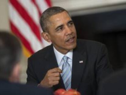 El presidente estadounidense Barack Obama (d) durante la reunión de la Asociación Nacional de Gobernadores (NGA) celebrada en Washington. EFE/Archivo