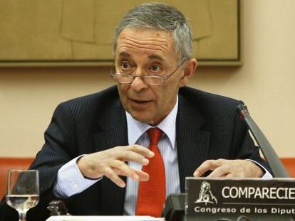 El presidente de la Comisión Nacional del Mercado de Valores, Julio Segura, durante su comparecencia ante la Comisión del Congreso.