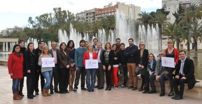 El equipo de campa&ntilde;a de Ximo Puig se present&oacute; en Valencia. Combina cargos como Jorge Rodr&iacute;guez, alcalde de Ontinyent, o Jos&eacute; Manuel Orengo, portavoz en la Diputaci&oacute;n, y personas no afiliadas, veteranos y j&oacute;venes. Su directora, Rosa Peris, destac&oacute; que, en consonancia con unas primarias abiertas, permanecer&aacute; abierto a incorporar ciudadanos durante todo el proceso.