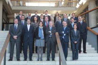 De izquierda a derecha y de arriba abajo: J. Lirón, G. Uguina, C. García, E. López, P. González, M. Vizán, M. Castillo y A. López-Ibor; F. Mena, B. Martínez, P. Ramírez, P. Arsuaga, F. Galainena, y M. Peña; J-F. Guicheteau, C. Milans del Bosch, M. L. Campo, R. Ruiz, C. Fernández e I. Sogo.