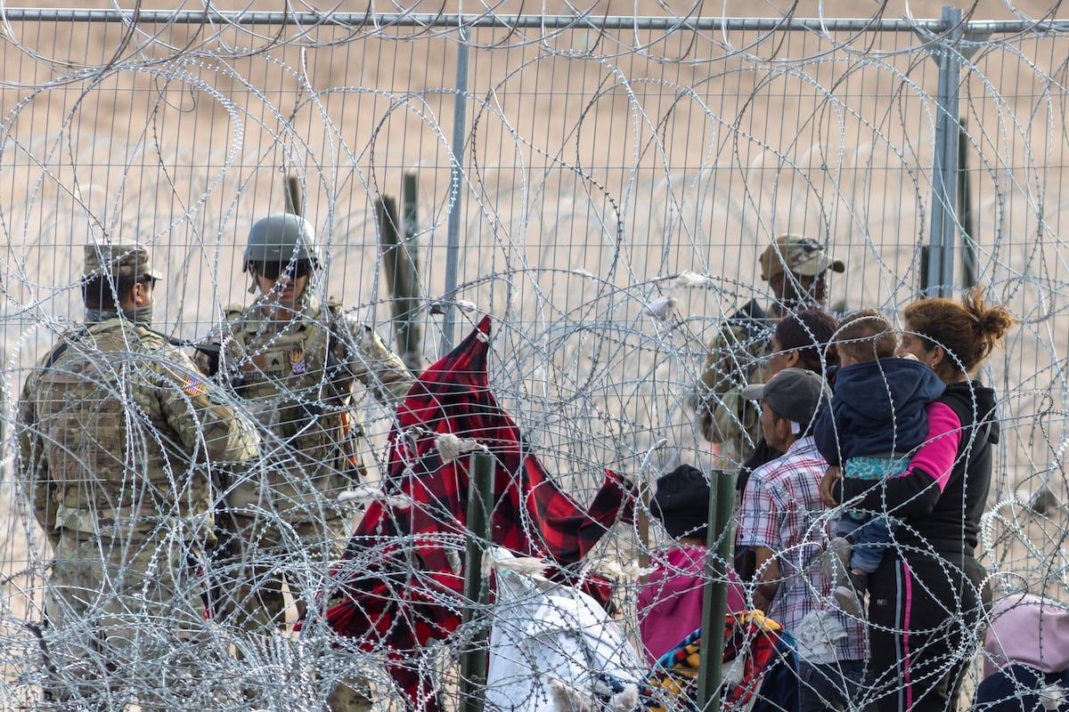 La ley SB4 impulsada por Texas tensa la política migratoria de Estados Unidos  | Internacional | EL PAÍS