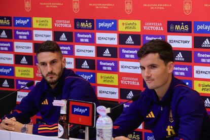 Koke y Hugo Guillamón en la rueda de prensa este martes en la Ciudad del Fútbol de Las Rozas.