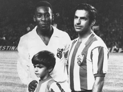 Pelé y Rivilla en 1969. AS