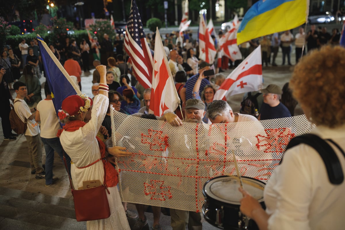 La deriva prorrusa de Georgia estrangula a la sociedad civil