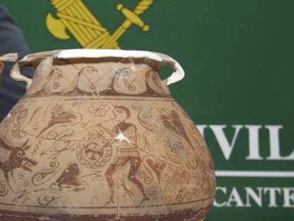 La vasija hallada en la trastienda de un anticuario de El Campello.