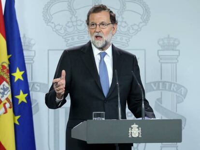 Mariano Rajoy despr&eacute;s del Consell de Ministres.