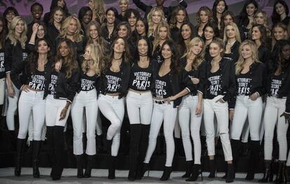 Las participantes en el desfile de Victoria´s Secret.