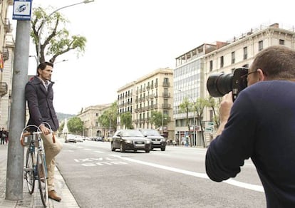 Andr&eacute;s Velencoso posa en Barcelona para Scott Schuman.