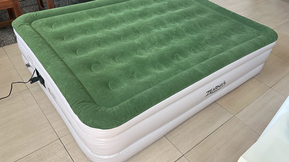 Colchón hinchable Zearna.