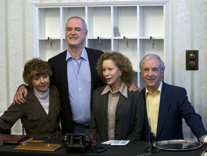 A 2009 reunion of the Fawlty Towers cast, with Sachs on the right.