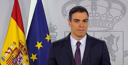 Captura de la señal institucional de Moncloa de el presidente del Gobierno, Pedro Sánchez, durante la rueda de prensa que ha ofrecido el sábado 16 de mayo. 