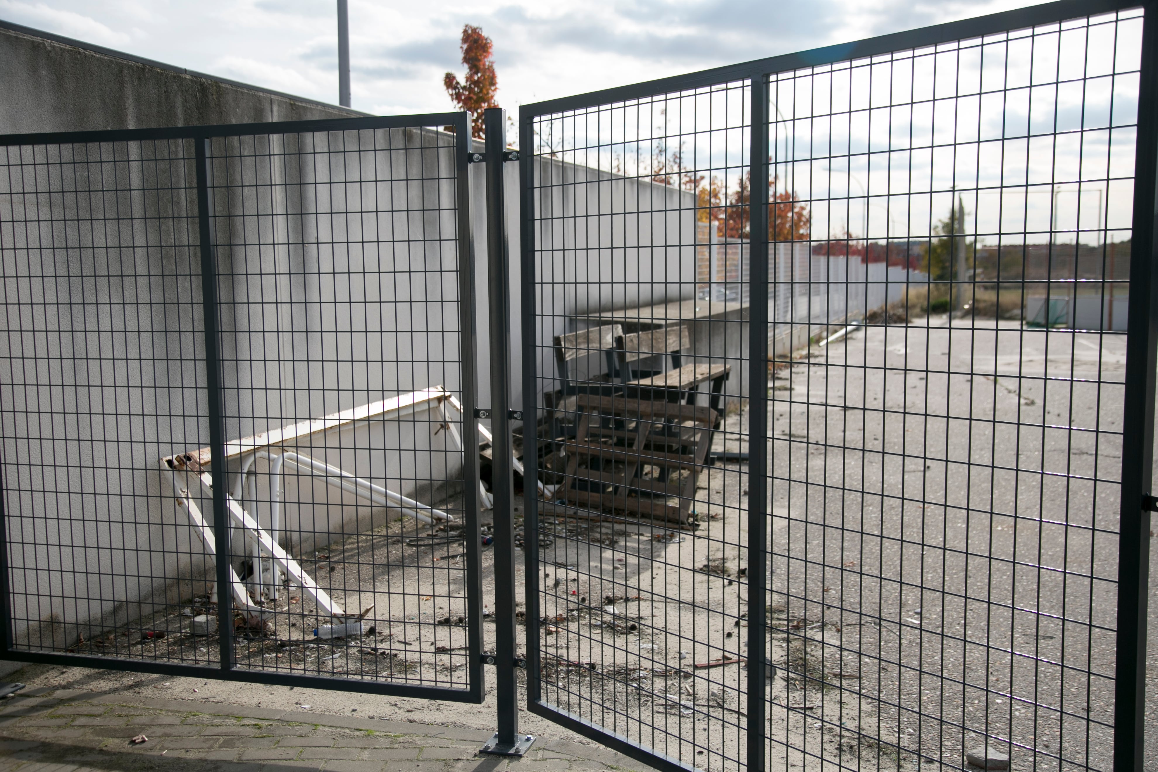 Escombros en la ciudad deportiva de Vallecas.