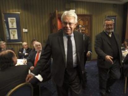 Felipe González, antes de participar en el acto de ayer.