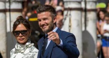 Victoria junto a su marido, el exfutbolista David Beckham.