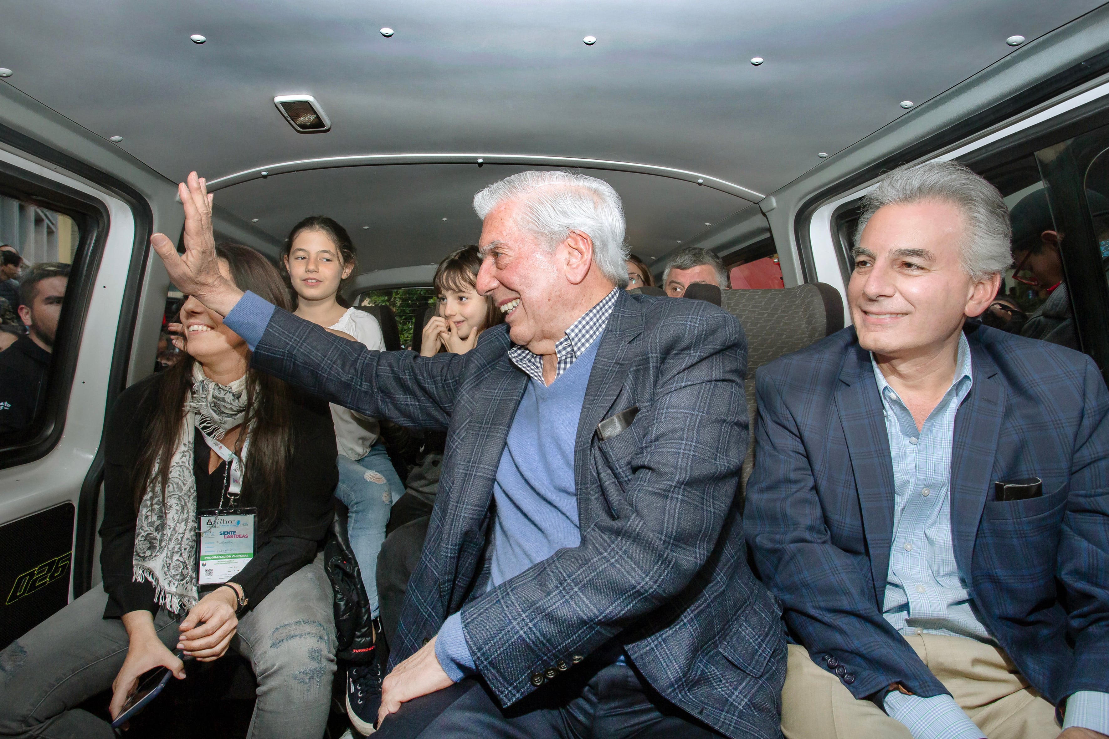 Mario y Álvaro Vargas Llosa fotografiados en Bogotá en 2018.