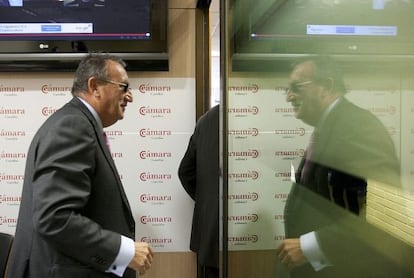 El presidente de Aerocas, Carlos Fabra, antes de la rueda de prensa de ayer.