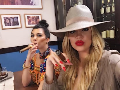 Habituales de la redes sociales, no han perdido ocasión en compartir sus momentos en la isla. En la imagen, Kourtney y, a la derecha, Khloé Kardashian, en una imagen compartida por esta última en su cuenta de Instagram, donde tiene casi 48 millones de seguidores.
