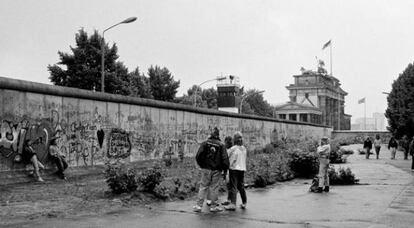 Puerta de Brandeburgo en junio de 1989, fotografía de archivo