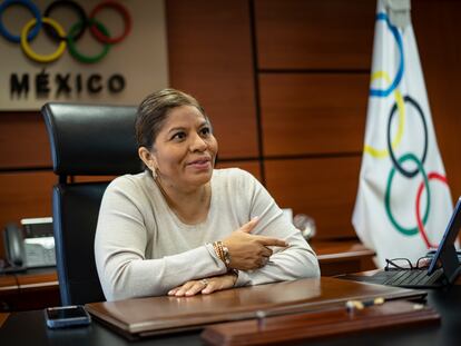 María José Alcalá en su oficina en Ciudad de México, el 13 de octubre de 2022.