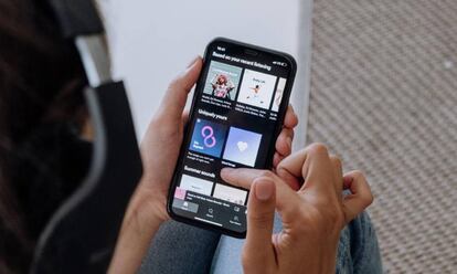 Uso de Spotify en un smartphone