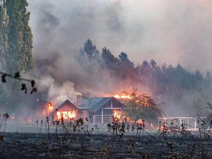 Incendio en El Club Piltriquitrón de El Bolsón.