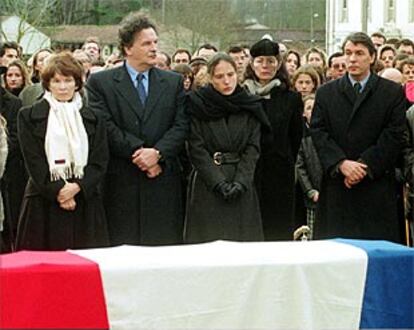 Funeral de François Mitterrand al que asistieron sus dos familias, Danielle Mitterrand y sus dos hijos y Anne Pingeot y su hija.