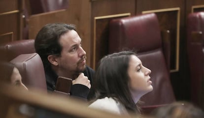 Pablo Iglesias (l), leader of Podemos, which has been introducing numerous initiatives in Congress.