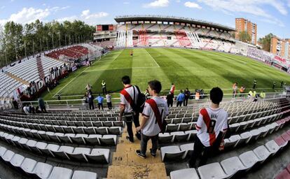 Los aficionados entrando a Vallecas