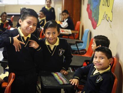 Estudiantes de una de las pocas escuela de Oaxaca donde s&iacute; hubo clases.