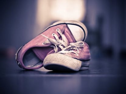 ¿Por qué es malo para los niños usar zapatos heredados?