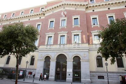 Fachada del Tribunal de Cuentas en la calle Fuencarral de Madrid.