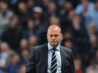 Pepe Mel, durante un partido con el West Bromwich