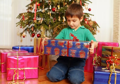 En Navidad, hay que evitar trasladar a los niños la idea de que la ilusión y la felicidad dependen únicamente de las cuestiones materiales.