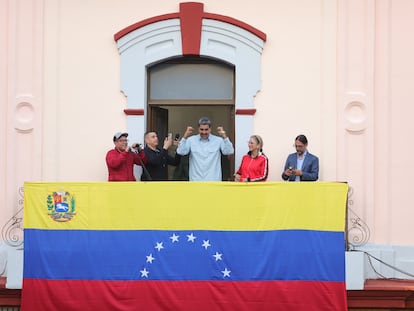 Nicolás Maduro addresses his supporters this Thursday from the balcony of the Miraflores Palace.