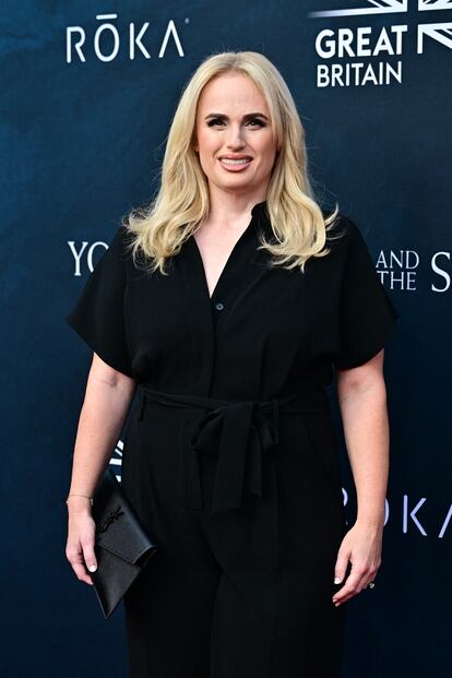 REBEL WILSON. Rebel Wilson obtuvo su doble licenciatura en Artes y Derecho en la Universidad de Nueva Gales del Sur de Sídney en 2009, después de haber participado en tres películas y a punto de hacerlo en la comedia que la haría famosa, 'Bridesmaids'.