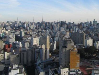 Vista de S&atilde;o Paulo de um edif&iacute;cio no centro.