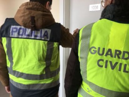 Agentes de la Guardia Civil y la Policía Nacional detienen a los integrantes, que no dudaban en disparar a los que no pagaban el alquiler