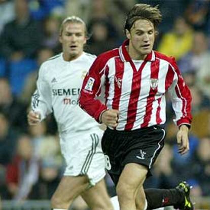 Gurpegui, ante Beckham, durante el Real Madrid-Athletic del pasado sábado.