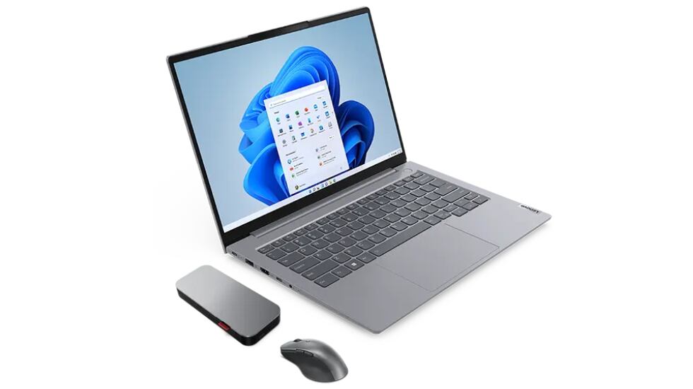 Portátil Lenovo ThinkBook 14 G6 AMD con ratón inalámbrico y ‘powerbank’.