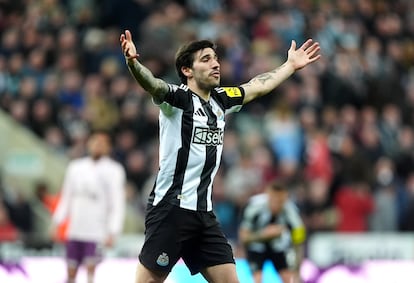 Sandro Tonali durante el partido ante el Brentford el pasado 2 de abril.