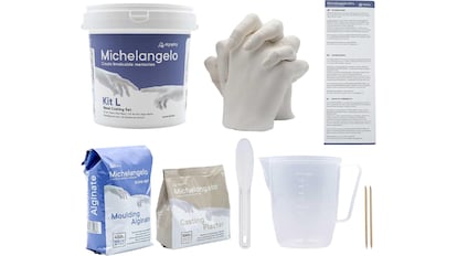 Kit para crear una escultura de manos.