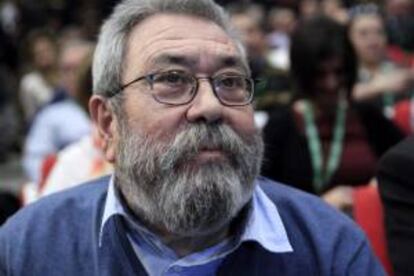 El secretario general de UGT, Cándido Méndez, durante la clausura del 8º Congreso de la Unión de Pequeños Agricultores (UPA), hoy en la sede del sindicato en Madrid.