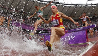 Marta Domínguez competes in the 3,000m steeplechase at the London Olympics in 2012.