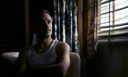 Gael Garcia Bernal, en un fotograma de 'Neruda'.
