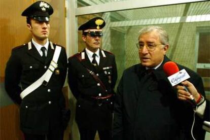 Marcello Dell'Utri, a su llegada, en enero del año pasado, al tribunal de Palermo que le ha condenado.
