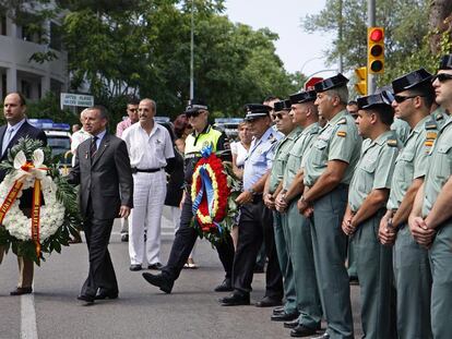Homenaje celebrado ayer en memoria de los dos guardias civiles asesinados por ETA.