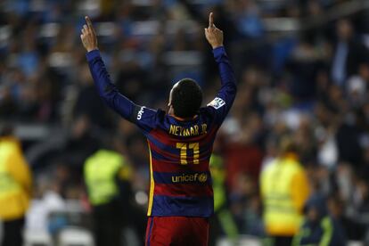Neymar celebra el gol contra el Madrid durant el partit.