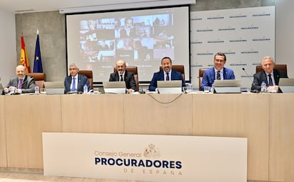 Presentación de la candidatura Procura el cambio. En la foto, de izq. a dcha.: Ignacio Argós Linares, Fernando González Concheiro, Ricardo Garrido, Alberto García Barrenechea, Javier Segura Zariquiey y José Antonio Fandiño.